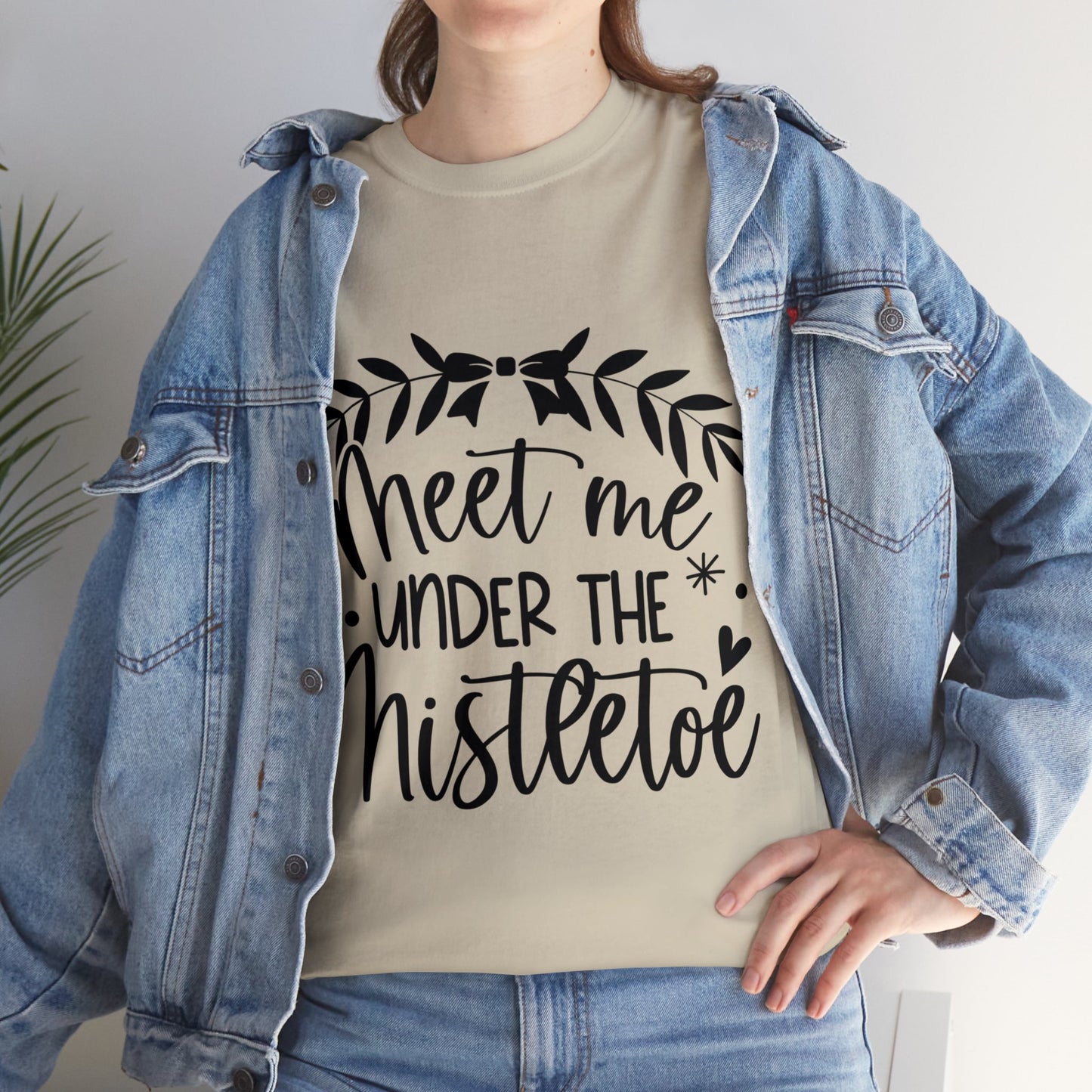 Meet me under Misteetoe Unisex Heavy Cotton Tee